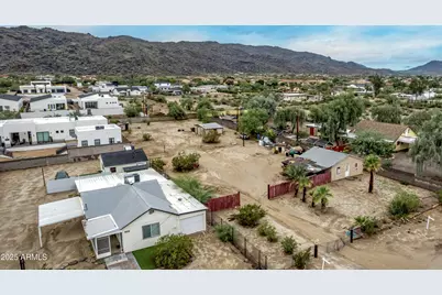 2237 E Desert Lane, Phoenix, AZ 85042 - Photo 6