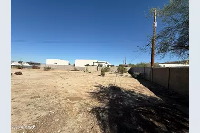 2241 E Desert Lane, Phoenix, AZ 85042 - Photo 8