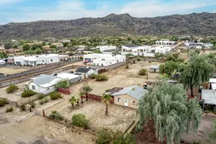 2241 E Desert Ln, Phoenix, AZ 85042 - Photo 6