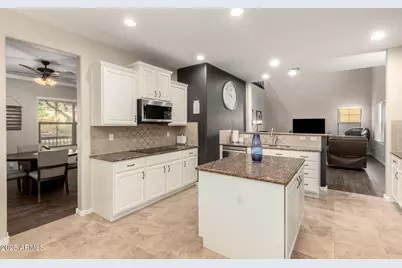 20905 W Court Street, Buckeye, AZ 85396 - Photo 2