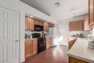 11557 W Badger Ct, Surprise, AZ 85378 - Photo 10