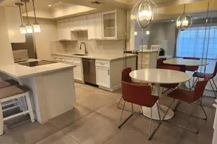 7557 N Dreamy Draw Dr, Phoenix, AZ 85020 - Photo 1