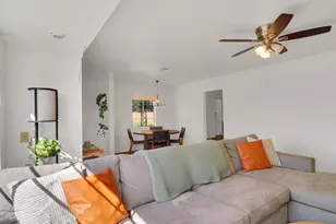 1022 E Keim Dr, Phoenix, AZ 85014 - Photo 14