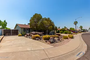 3827 W Meadow Dr, Glendale, AZ 85308 - Photo 2