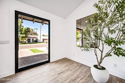 8313 E Thoroughbred Trail, Scottsdale, AZ 85258 - Photo 10