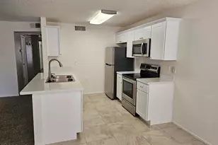 5236 W Peoria Ave, Glendale, AZ 85302 - Photo 2