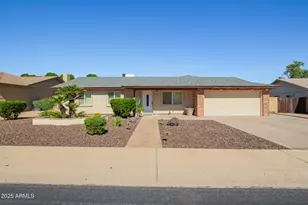 11825 S Coconino St, Phoenix, AZ 85044 - Photo 1