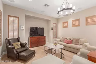 3981 E Navigator Ln, Phoenix, AZ 85050 - Photo 12