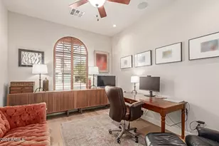 3981 E Navigator Ln, Phoenix, AZ 85050 - Photo 38