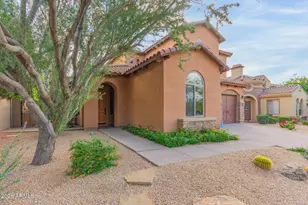 3981 E Navigator Ln, Phoenix, AZ 85050 - Photo 2