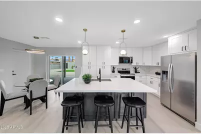 3116 W Gelding Drive, Phoenix, AZ 85053 - Photo 14