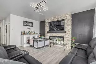 21561 W Ashleigh Marie St, Buckeye, AZ 85326 - Photo 10