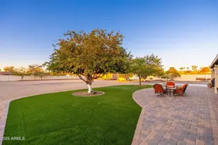 11138 W Hatcher Rd, Sun City, AZ 85351 - Photo 42