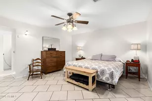 11138 W Hatcher Rd, Sun City, AZ 85351 - Photo 24