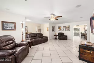 11138 W Hatcher Rd, Sun City, AZ 85351 - Photo 14