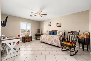 11138 W Hatcher Rd, Sun City, AZ 85351 - Photo 28