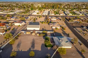 11138 W Hatcher Rd, Sun City, AZ 85351 - Photo 56