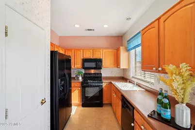 19241 N Emerald Cove Way, Surprise, AZ 85387 - Photo 10