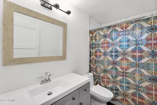 2434 N 37th Wy, Phoenix, AZ 85008 - Photo 14