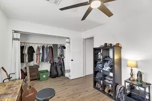 2434 N 37th Wy, Phoenix, AZ 85008 - Photo 12