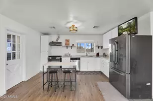 2434 N 37th Wy, Phoenix, AZ 85008 - Photo 6