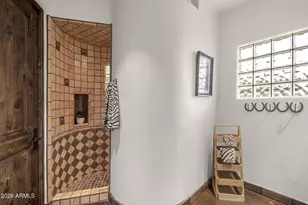 8300 E Dixileta Dr, Scottsdale, AZ 85266 - Photo 36