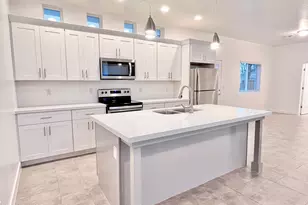 3000 N 37th St, Phoenix, AZ 85018 - Photo 2