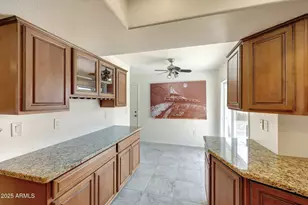 10416 W Prairie Hills Cir, Sun City, AZ 85351 - Photo 8