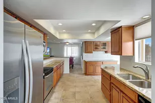 10416 W Prairie Hills Cir, Sun City, AZ 85351 - Photo 6