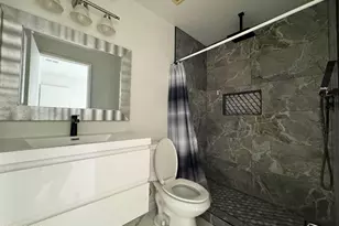 8161 N 107th Ave, Peoria, AZ 85345 - Photo 8