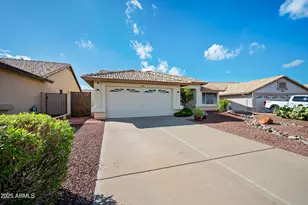 10763 W Runion Dr, Peoria, AZ 85373 - Photo 2