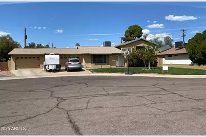 8742 E Berridge Lane, Scottsdale, AZ 85250 - Photo 1