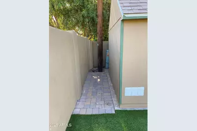 8742 E Berridge Lane, Scottsdale, AZ 85250 - Photo 8