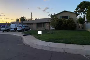 8742 E Berridge Ln, Scottsdale, AZ 85250 - Photo 2