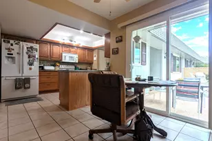 10509 W Roundelay Cir, Sun City, AZ 85351 - Photo 8