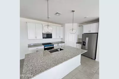 30509 W Oleander Way, Buckeye, AZ 85396 - Photo 4