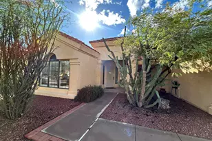 3809 E Desert Flower Ln, Phoenix, AZ 85044 - Photo 2