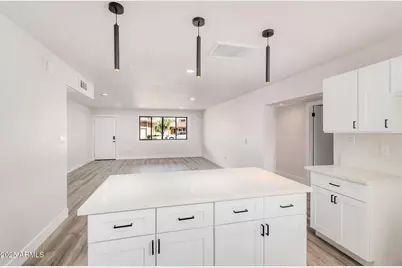 2349 W Concho Avenue, Mesa, AZ 85202 - Photo 8