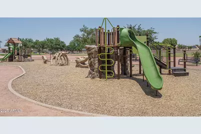 16154 W Cottonwood Street, Surprise, AZ 85374 - Photo 30