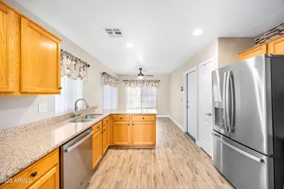 16154 W Cottonwood Street, Surprise, AZ 85374 - Photo 10