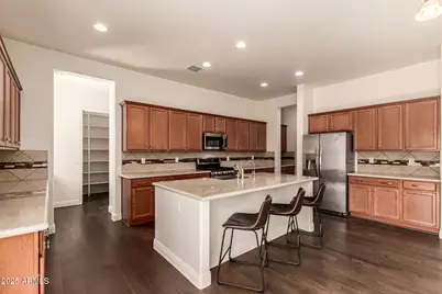 8539 W Midway Avenue, Glendale, AZ 85305 - Photo 6