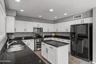 2027 E Parkside Ln, Phoenix, AZ 85024 - Photo 24