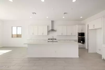 18173 W Watkins Street, Goodyear, AZ 85338 - Photo 2