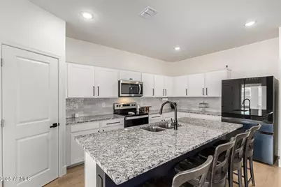 9519 W Agora Lane, Tolleson, AZ 85353 - Photo 10