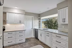 11639 S Jokake St, Phoenix, AZ 85044 - Photo 10