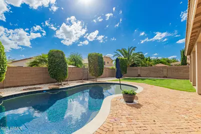 14157 W Desert Hills Drive, Surprise, AZ 85379 - Photo 38