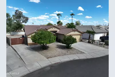 13354 W Cottonwood Street, Surprise, AZ 85374 - Photo 1