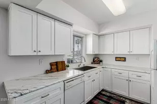 4554 E Paradise Village Pkwy N, Phoenix, AZ 85032 - Photo 10