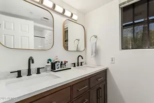 6885 E Cochise Rd, Paradise Valley, AZ 85253 - Photo 16