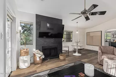 6885 E Cochise Road #201, Paradise Valley, AZ 85253 - Photo 10
